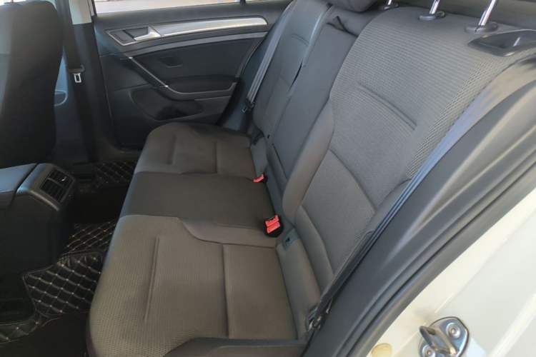 Used Volkswagen Golf 2015 1.6L Automatic Comfort Model Left Rear Seat