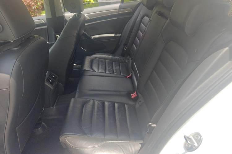 Used Volkswagen Golf 2015 1.4TSI Automatic Luxury Model Left Rear Seat