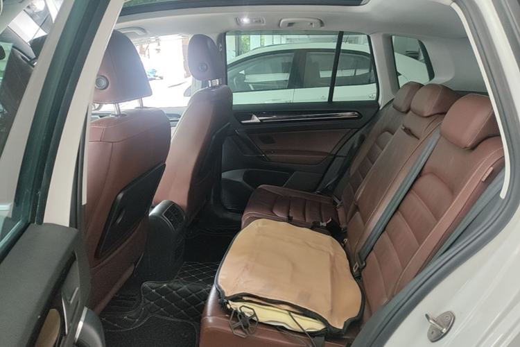Used Volkswagen Golf 2015 1.4TSI Sportsvan Left Rear Seat