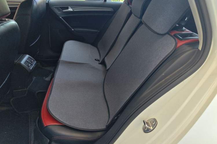 Used Volkswagen Golf 2015 1.4TSI Automatic Comfort Model Left Rear Seat