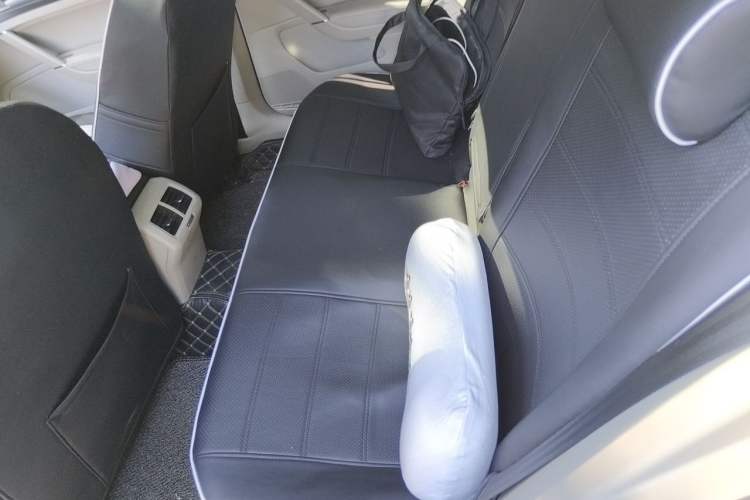 Used Volkswagen Golf 2015 1.6L Automatic Comfort Model Left Rear Seat