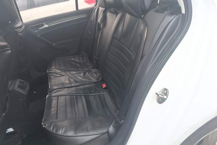 Used Volkswagen Golf 2015 1.4TSI Automatic Comfort Model Left Rear Seat