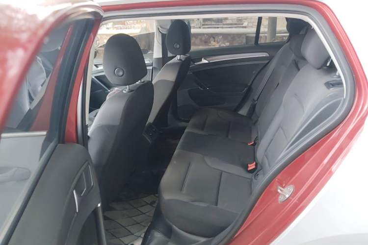 Used Volkswagen Golf 2015 1.6L Automatic Comfort Model Left Rear Seat