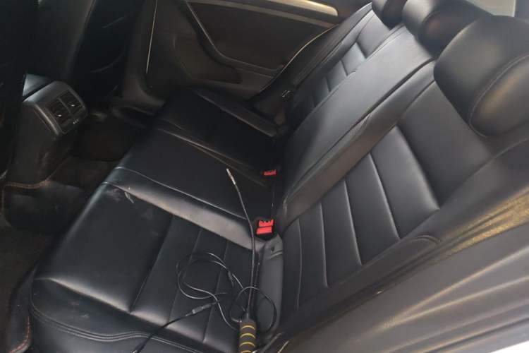Used Volkswagen Golf 2015 1.6L Automatic Fashion Model Left Rear Seat