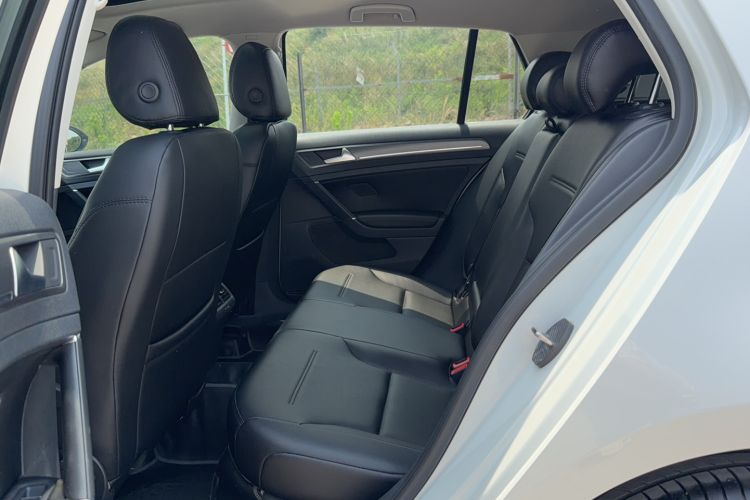 Used Volkswagen Golf 2015 1.6L Automatic Comfort Model Left Rear Seat