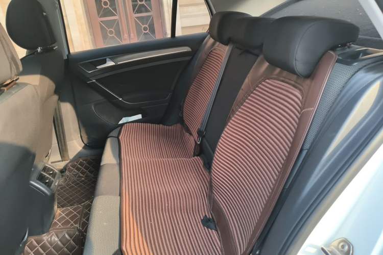 Used Volkswagen Golf 2015 1.6L Automatic Comfort Model Left Rear Seat