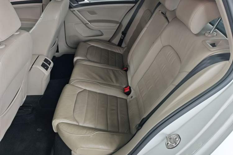 Used Volkswagen Golf 2015 1.4TSI Automatic Luxury Model Left Rear Seat