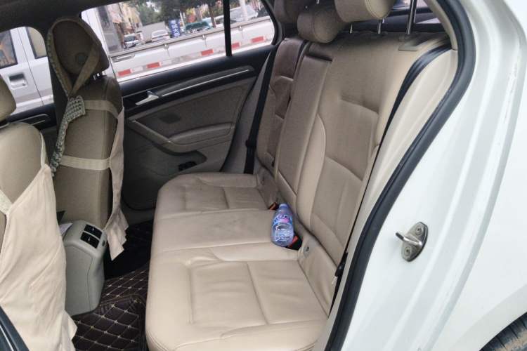 Used Volkswagen Golf 2015 1.6L Automatic Comfort Model Left Rear Seat