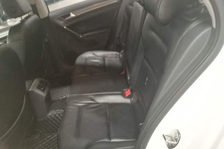 Used Volkswagen Golf 2015 1.4TSI Automatic Comfort Model Left Rear Seat