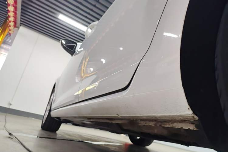 Used Volkswagen Golf 2015 1.4TSI Automatic Luxury Model Left Side Sill