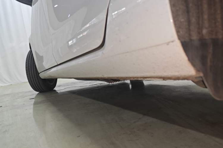 Used Volkswagen Golf 2015 1.2TSI Automatic Comfort Model Left Side Sill