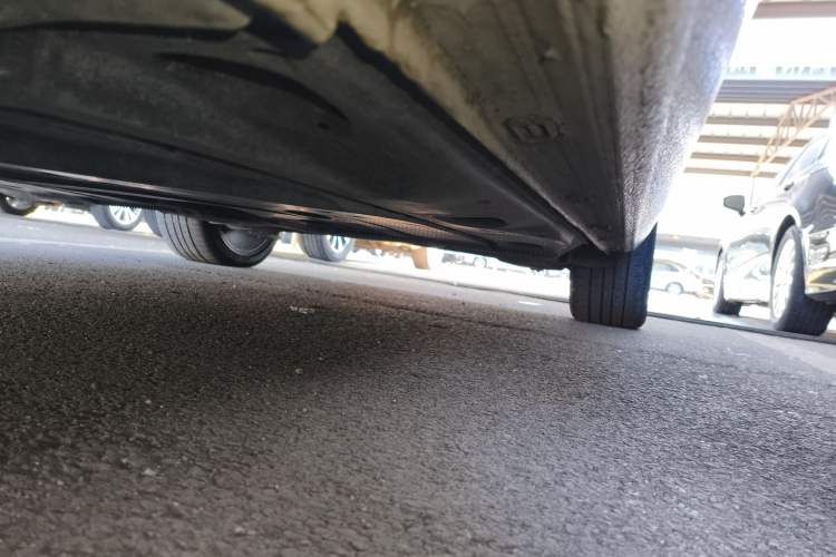 Used Volkswagen Golf 2015 1.4TSI Automatic Comfort Model Left Side Sill