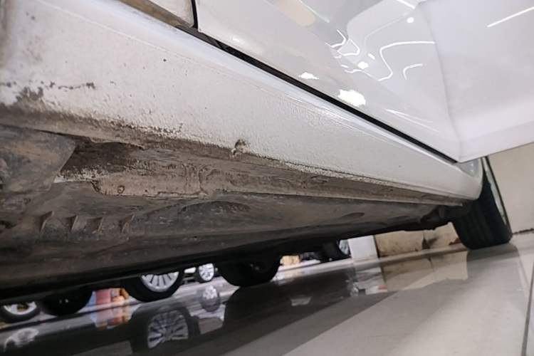 Used Volkswagen Golf 2015 1.4TSI Automatic Comfort Model Left Side Sill