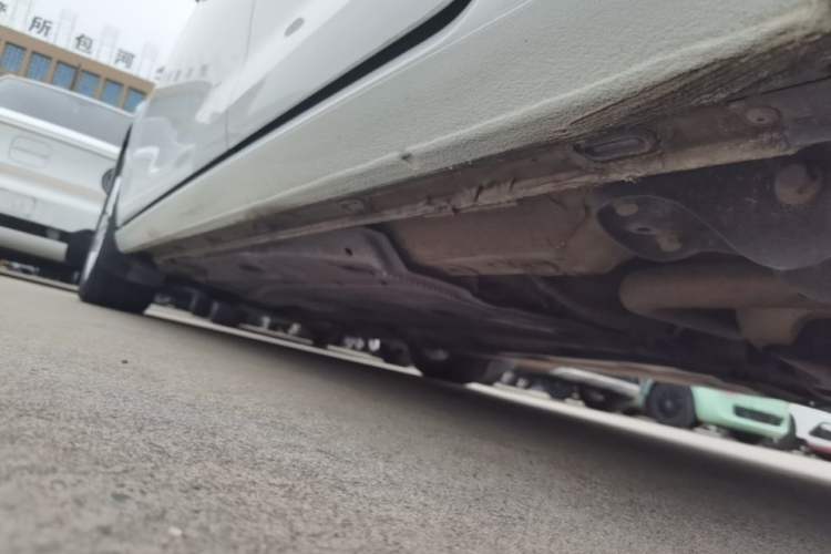 Used Volkswagen Golf 2015 1.4TSI Automatic Comfort Model Left Side Sill
