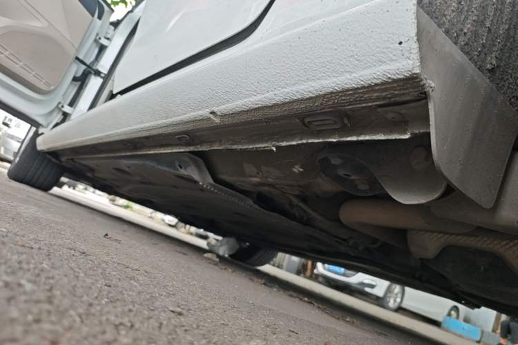Used Volkswagen Golf 2015 1.4TSI Automatic Luxury Model Left Side Sill