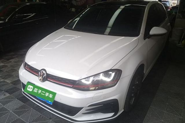 Ojetý Volkswagen Golf 2015 1.6L Automatic Comfort Model