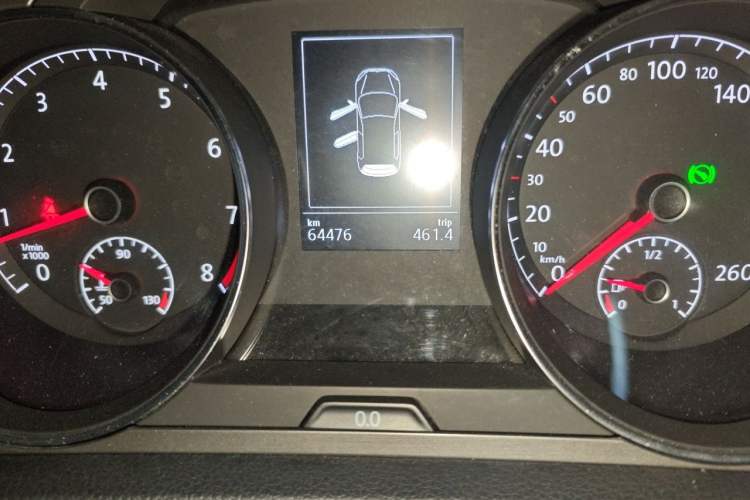 Used Volkswagen Golf 2015 1.4TSI Automatic Luxury Model Odometer Close Up