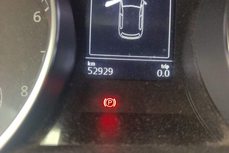 Used Volkswagen Golf 2015 1.4TSI Automatic Flagship Model Odometer Close Up