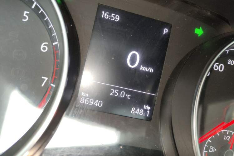 Used Volkswagen Golf 2015 1.6L Automatic Comfort Model Odometer Close Up