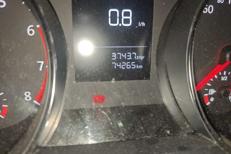 Used Volkswagen Golf 2015 1.6L Automatic Fashion Model Odometer Close Up
