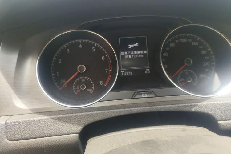 Used Volkswagen Golf 2015 1.6L Automatic Comfort Model Odometer Close Up
