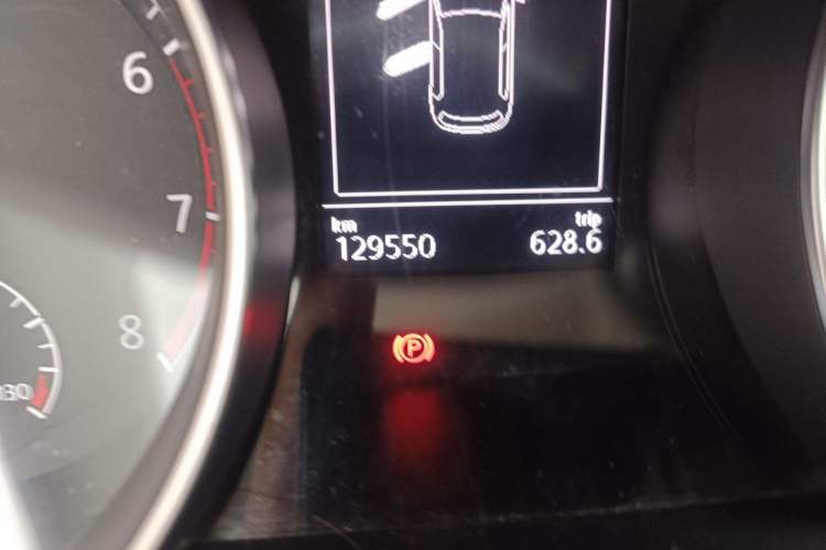 Used Volkswagen Golf 2015 1.6L Automatic Comfort Model Odometer Close Up