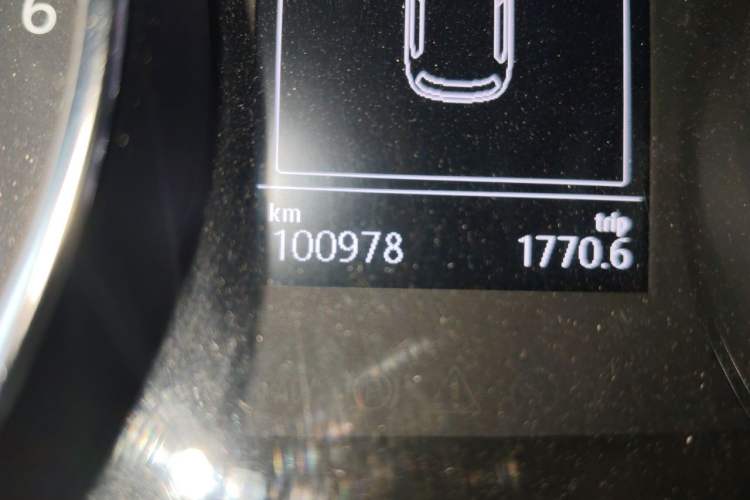 Used Volkswagen Golf 2015 1.4TSI Automatic Luxury Model Odometer Close Up