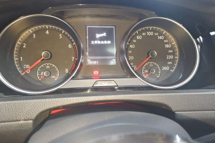 Used Volkswagen Golf 2015 1.4TSI Automatic R-Line Odometer Close Up