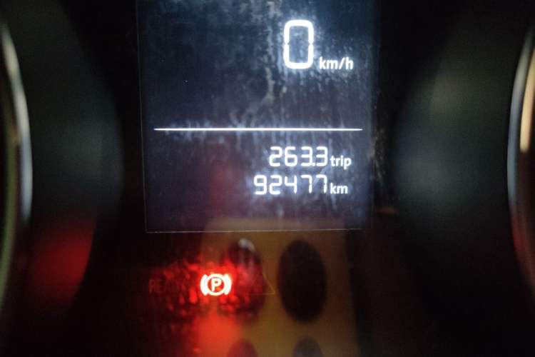 Used Volkswagen Golf 2015 1.6L Automatic Fashion Model Odometer Close Up