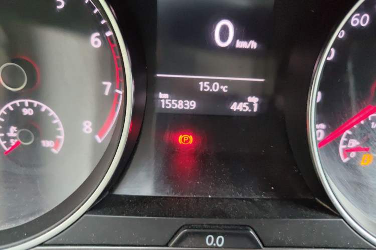 Used Volkswagen Golf 2015 1.6L Automatic Comfort Model Odometer Close Up