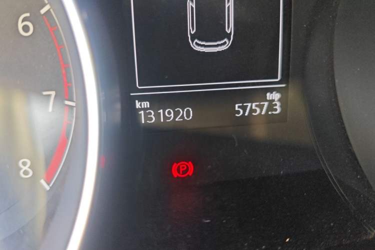Used Volkswagen Golf 2015 1.4TSI Automatic Comfort Model Odometer Close Up