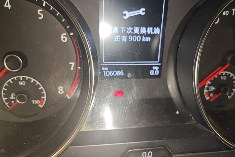 Used Volkswagen Golf 2015 1.4TSI Automatic Comfort Model Odometer Close Up