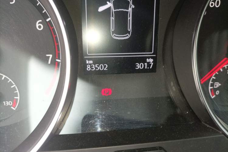 Used Volkswagen Golf 2015 1.6L Automatic Comfort Model Odometer Close Up
