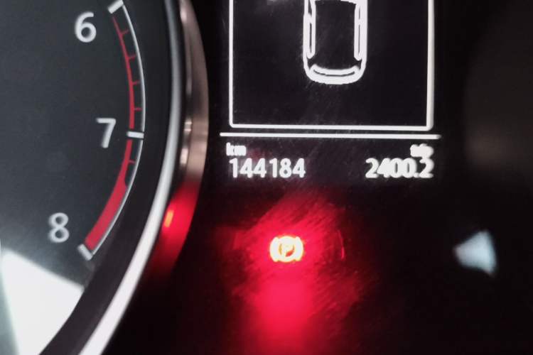 Used Volkswagen Golf 2015 1.6L Automatic Comfort Model Odometer Close Up