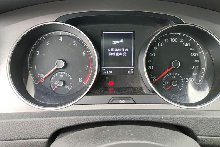 Used Volkswagen Golf 2015 1.4TSI Comfort Travel Edition Odometer Close Up