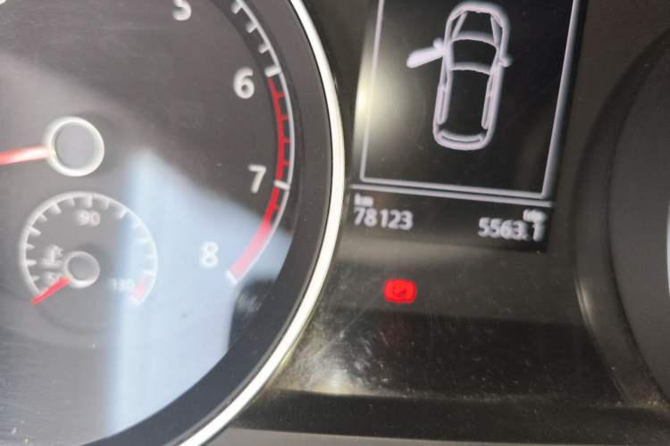 Used Volkswagen Golf 2015 1.4TSI Automatic Luxury Model Odometer Close Up