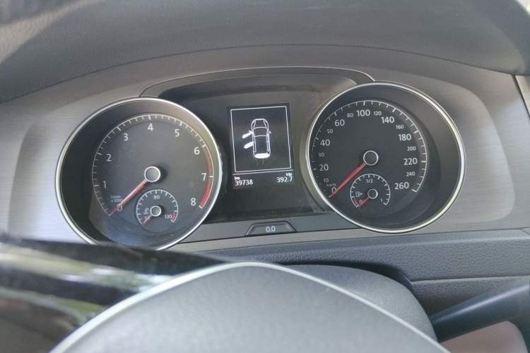 Used Volkswagen Golf 2015 1.6L Automatic Comfort Model Odometer Close Up