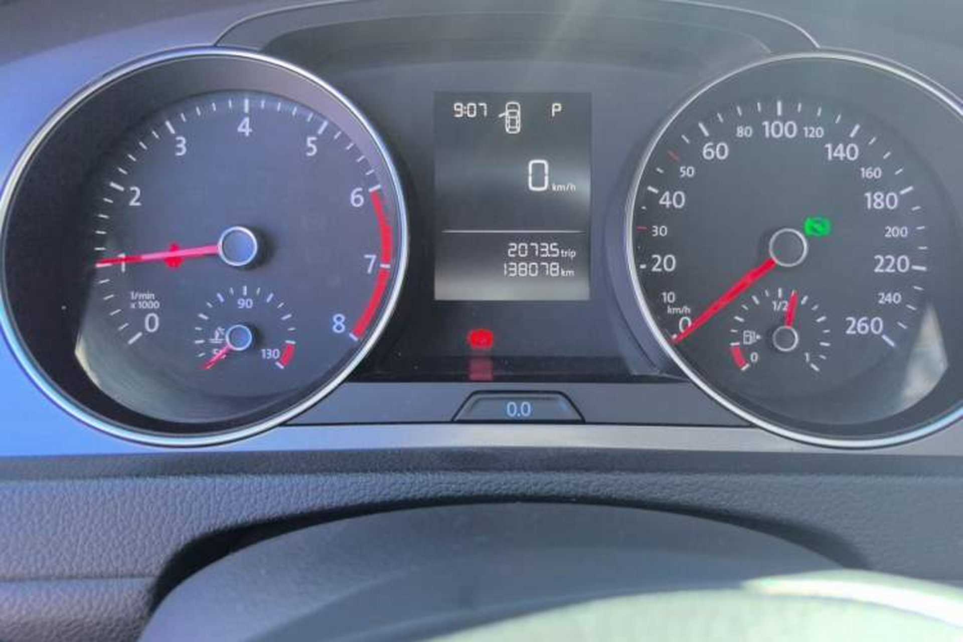 Used Volkswagen Golf 2015 1.6L Automatic Fashion Model Odometer Close Up
