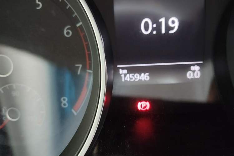 Used Volkswagen Golf 2015 1.6L Automatic Comfort Model Odometer Close Up