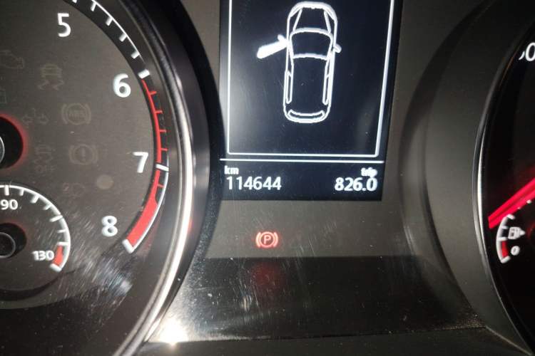 Used Volkswagen Golf 2015 1.4TSI Automatic Flagship Model Odometer Close Up