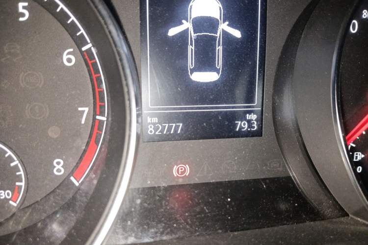Used Volkswagen Golf 2015 1.4TSI Automatic Flagship Model Odometer Close Up