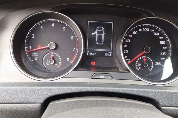 Used Volkswagen Golf 2015 1.6L Automatic Comfort Model Odometer Close Up