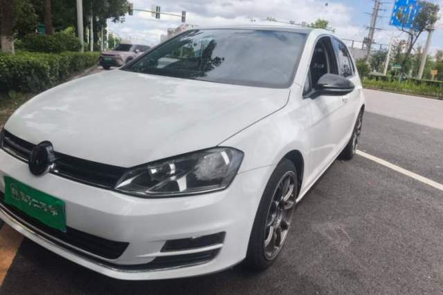 Used Volkswagen Golf 2015 1.6L Automatic Fashion Model