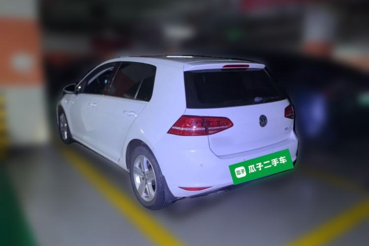 Used Volkswagen Golf 2015 1.4TSI Automatic Luxury Model Rear Left 45 Deg