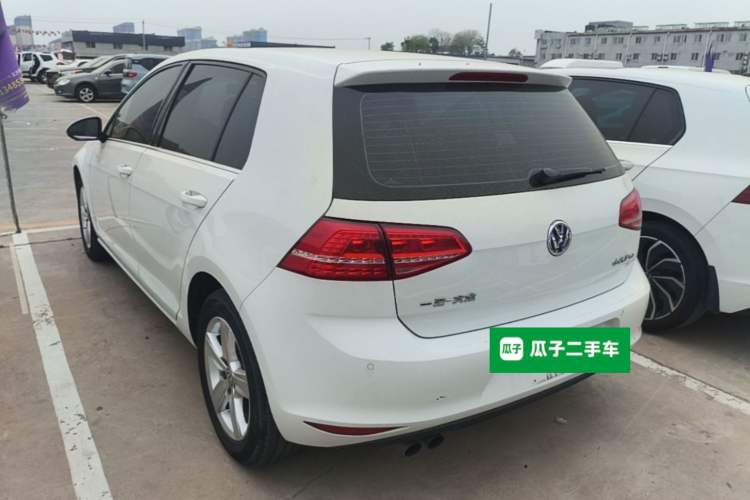 Used Volkswagen Golf 2015 1.4TSI Automatic Luxury Model Rear Left 45 Deg