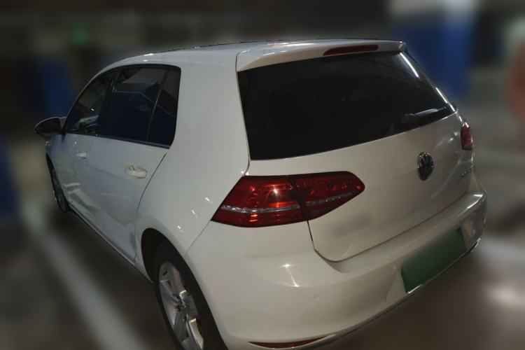 Used Volkswagen Golf 2015 1.4TSI Automatic Luxury Model Rear Left 45 Deg