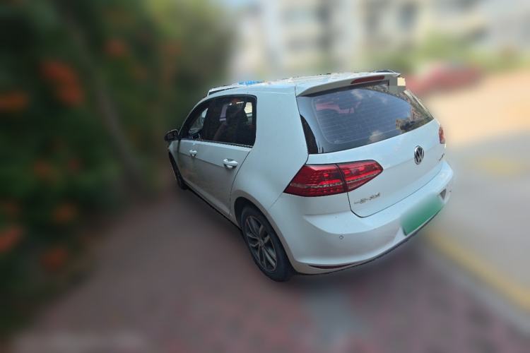 Used Volkswagen Golf 2015 1.4TSI Automatic Luxury Model Rear Left 45 Deg