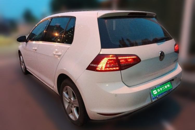 Used Volkswagen Golf 2015 1.4TSI Automatic Luxury Model Rear Left 45 Deg