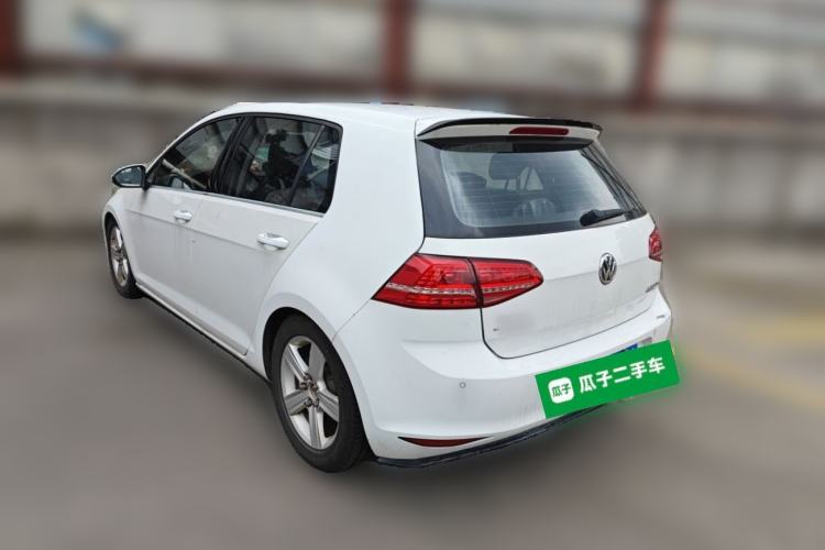 Used Volkswagen Golf 2015 1.4TSI Automatic Luxury Model Rear Left 45 Deg