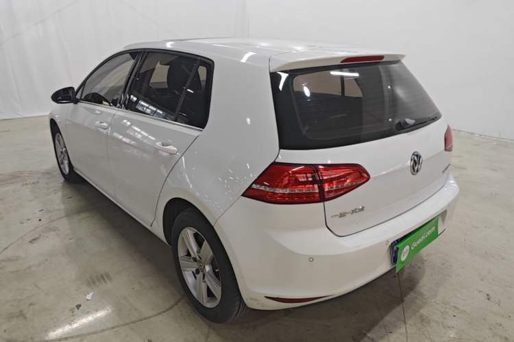 Used Volkswagen Golf 2015 1.2TSI Automatic Comfort Model Rear Left 45 Deg